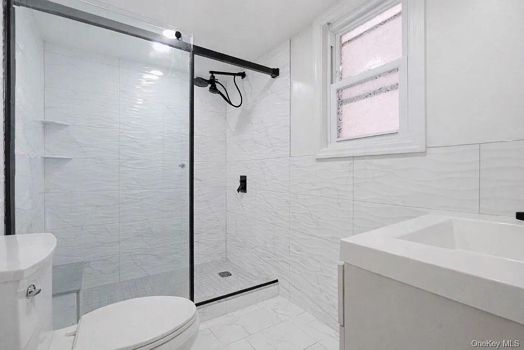 3 bed, 1.5 bath, 900 sqft, $3,800 — Photo 4