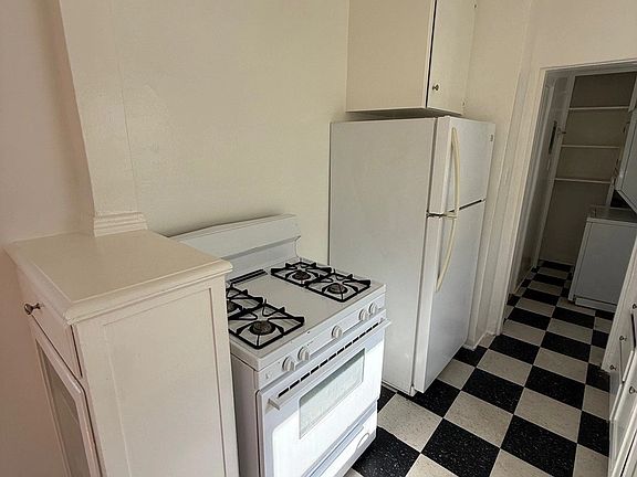 4th image of 828 1/2 Maltman Ave #828-1/2