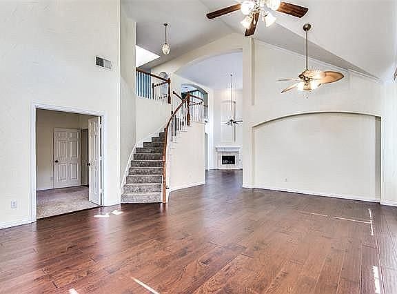 2nd image of 11821 Waterford Ln