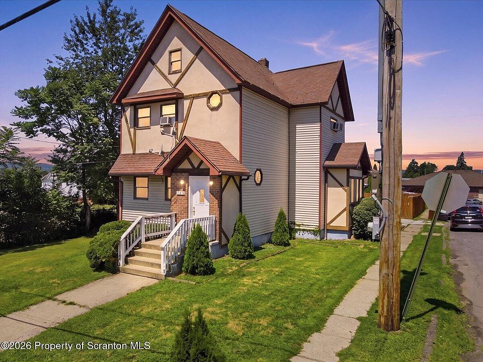 1st image of 209 Ambrose St