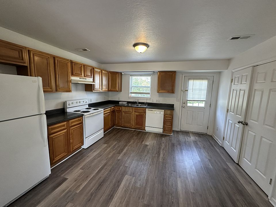 1st image of 111 Millarn Ct