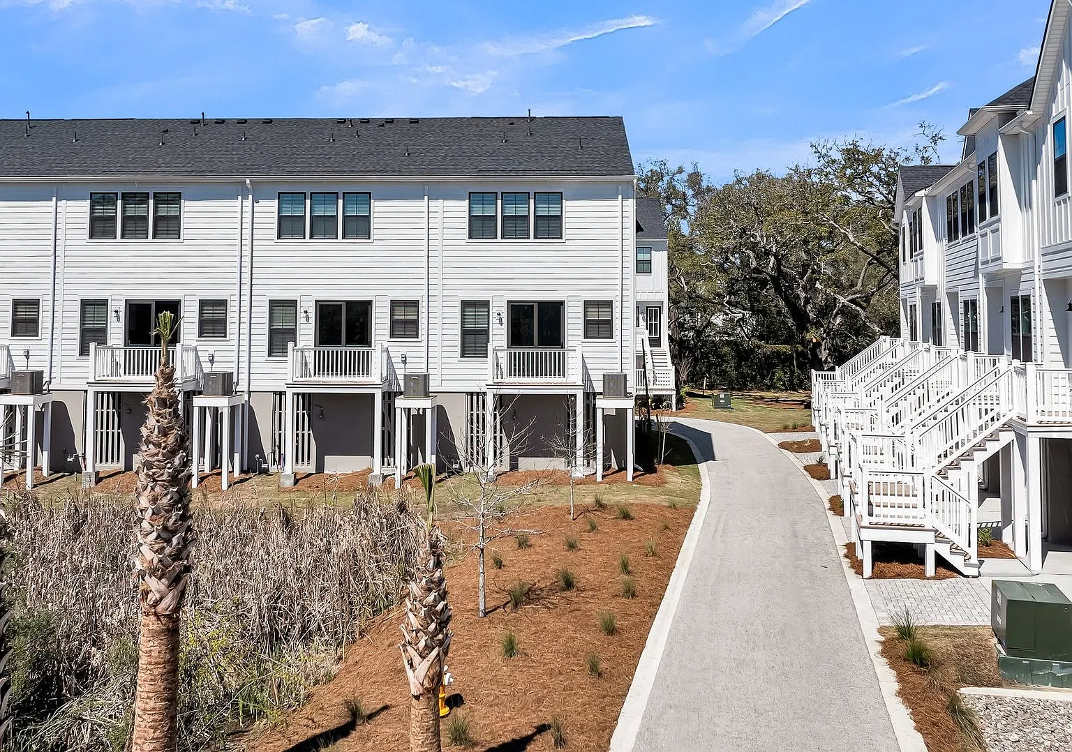 Tides at Park Circle — Photo 4