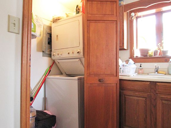 5th image of 1906 W Girard Ave Floor 2