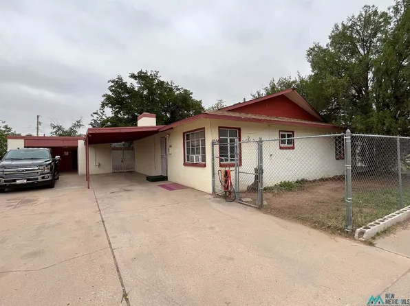1214 S Perry Dr, Hobbs, NM 88240