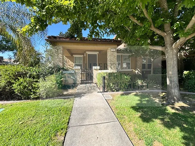 2 bed, 1023 sqft, $1,895 — Photo 1