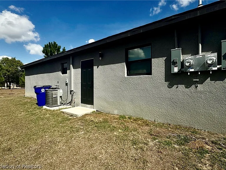 7000 Schumacher Rd — Photo 23