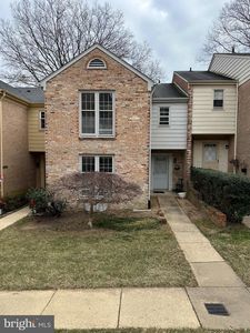 1954 Hopewood Dr, Falls Church, VA, 22043