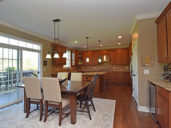 5th image of 6130 Winding Creek Blvd