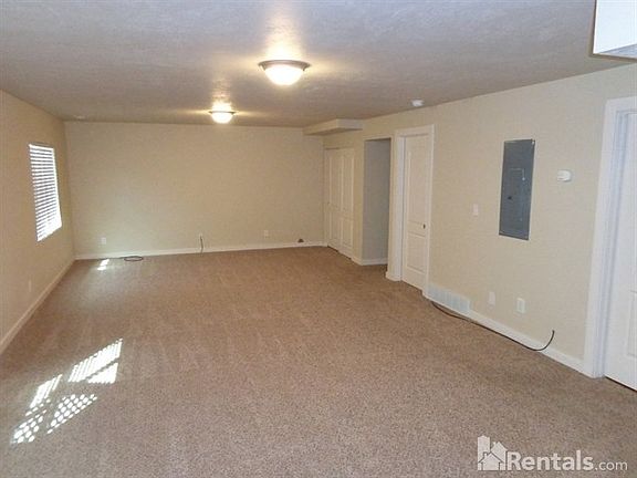 5th image of 8 E Hanauer Pl