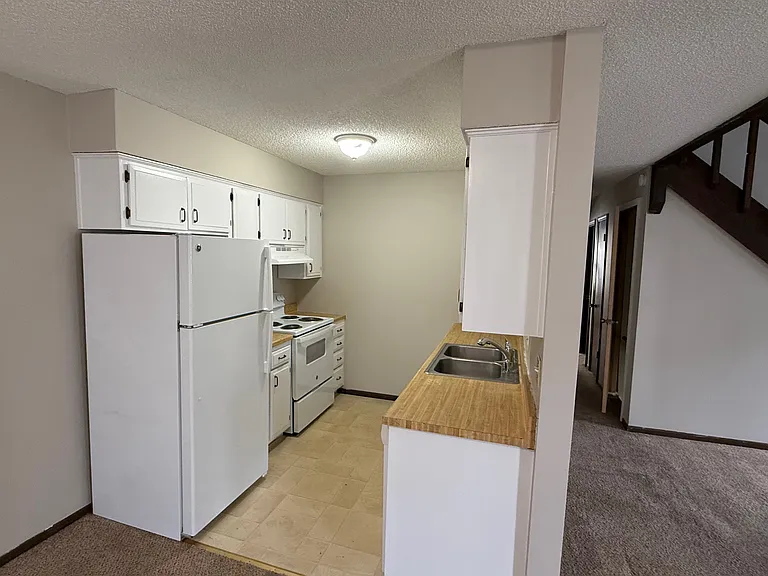1220-1222 Geneva Cir #2 — Photo 6