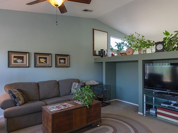 2nd image of 83370 Albion Dr