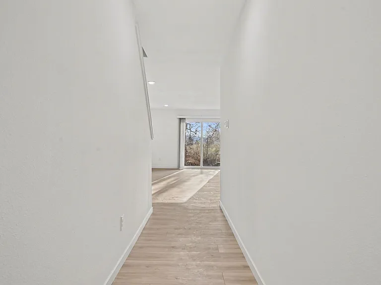 350 N Sherman St — Photo 12