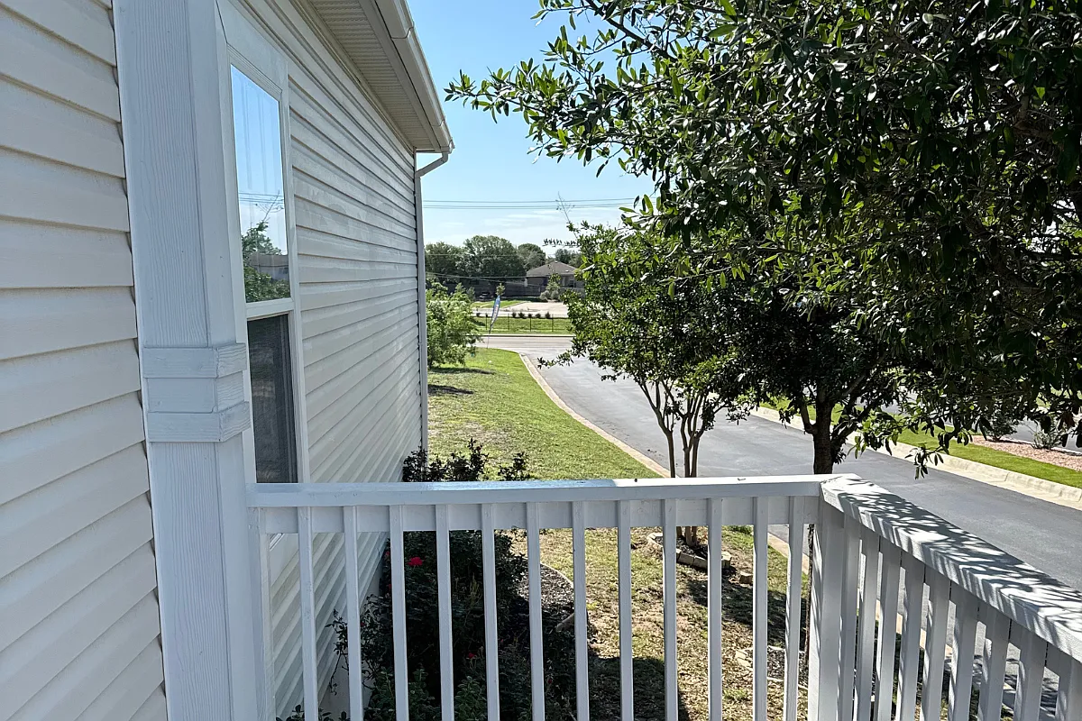 3 bed, 1260 sqft, $1,750 — Photo 2