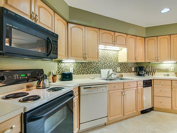 4th image of 102 Hillsboro Pl