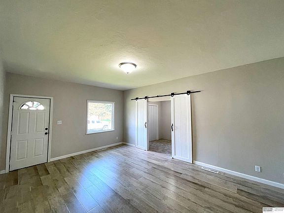 2nd image of 2261 Holdrege St
