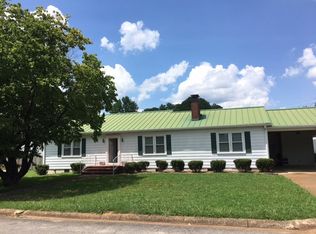 1107 E 2nd St, Tuscumbia, AL 35674