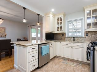 712 12th St, Union City, NJ 07087