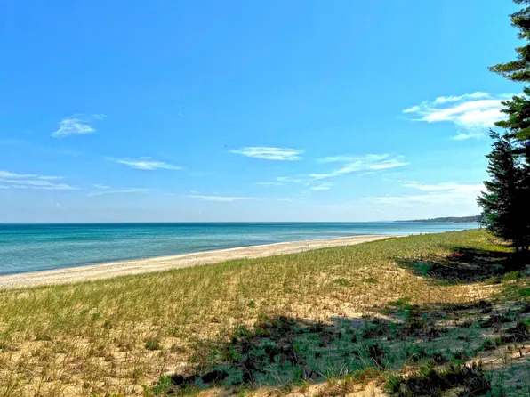 E Stanton Dr, Newberry, MI 49868