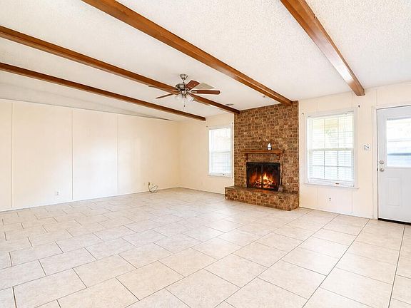 3rd image of 2404 Haynes Dr