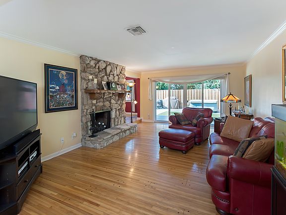 2nd image of 23655 Bessemer St