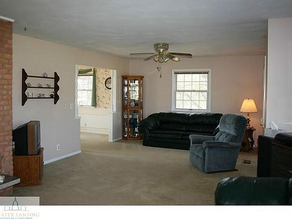 2nd image of 6 Apple Blossom Ln