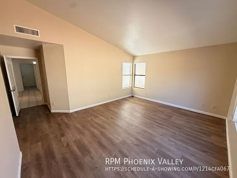 330 N Cottonwood Dr — Photo 13