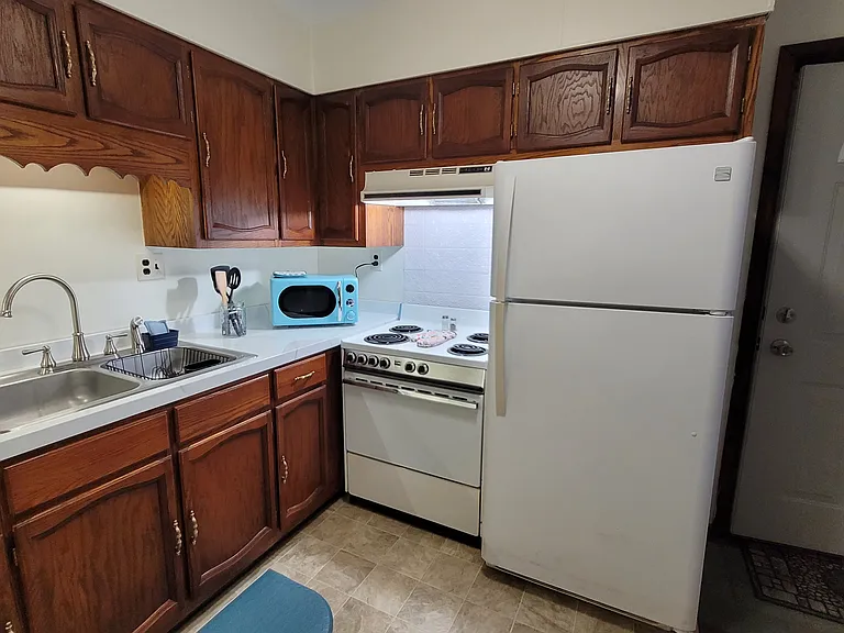 355 Blaine Ave — Photo 3