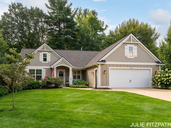 1650 Red Stem Dr, Holland, MI 49424