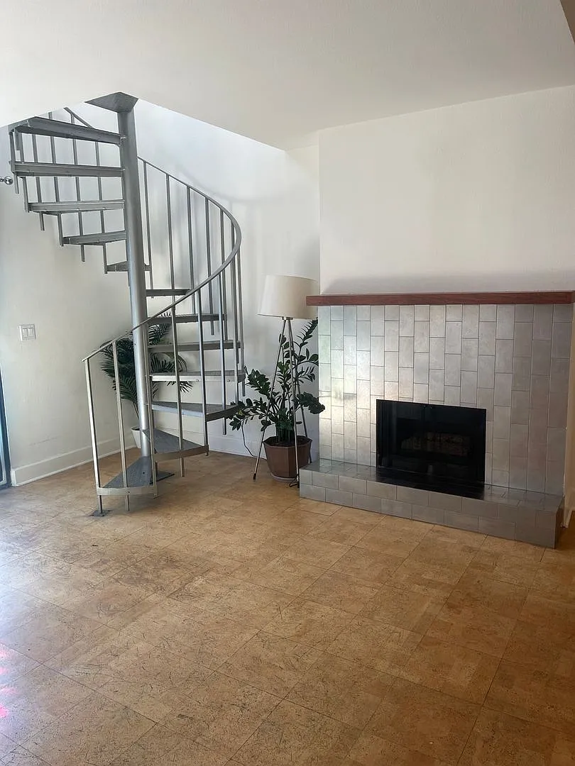 Hollywood Luxury 2 Bed Condo! — Photo 4