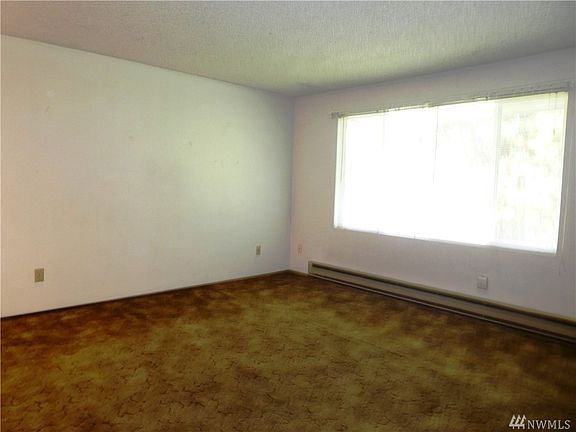 5th image of 2519 Sunset Hwy
