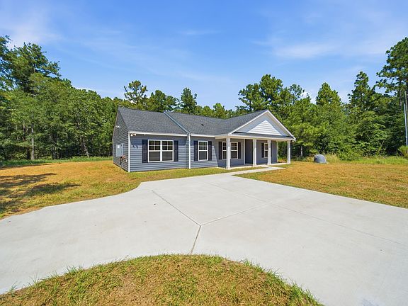 3rd image of 295 Rainbow Dr