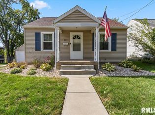 307 Court Dr, Washington, IL 61571