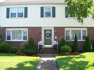 120 Hempstead Ave, Malverne, NY 11565