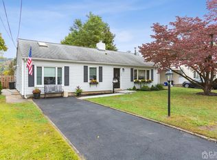 120 Marie Pl, Middlesex, NJ 08846