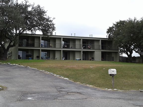 3rd image of 1603 Parkview Dr APT D9
