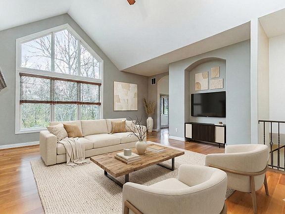 4th image of 701 Keeneland Green Dr