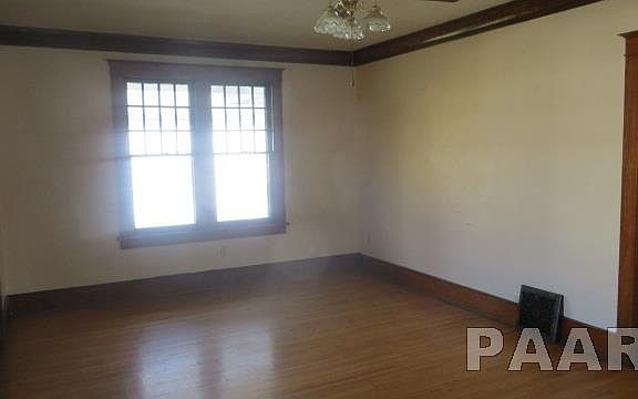 3rd image of 1402 NE Madison Ave