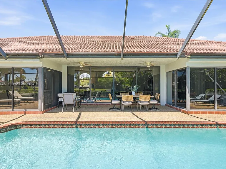11008 Boca Woods Ln — Photo 38