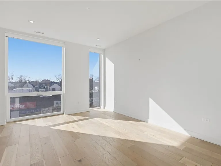 4514 N Clark St #411 — Photo 6