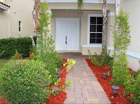 2nd image of 2831 SW Butterfly Ln