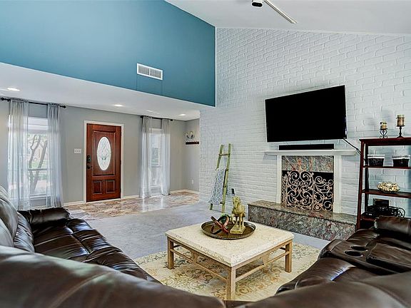 4th image of 14818 Royal Birkdale St