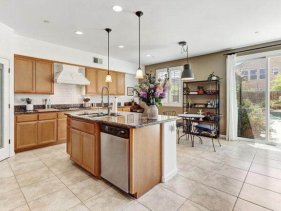 3rd image of 2386A Ortiz Ave #B
