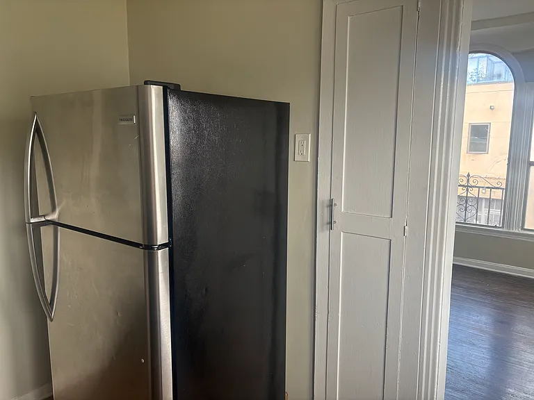 2536 S Palm Grove Ave — Photo 18