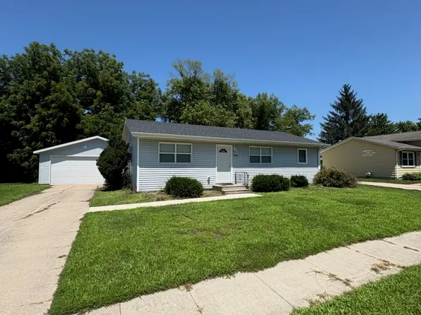 2200 3rd Ave NW, Waverly, IA 50677