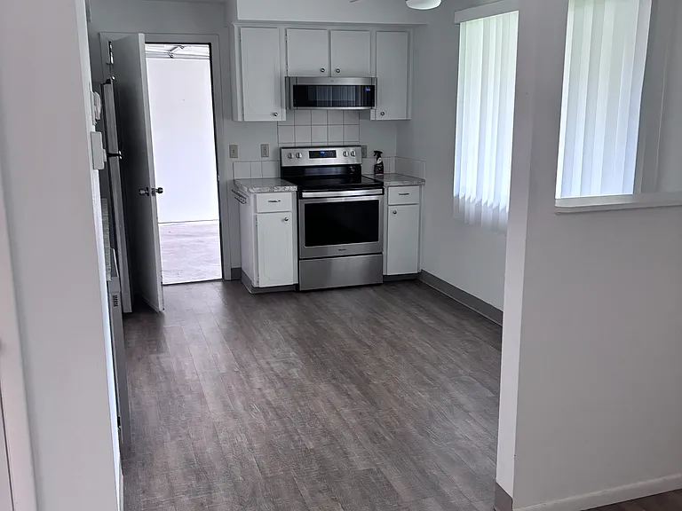 3606 NE 45th St — Photo 17