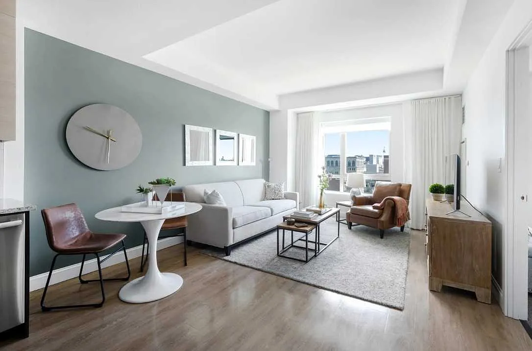 2 bed, $5,240 — Photo 4