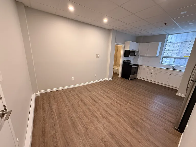 88 York St #200 — Photo 4