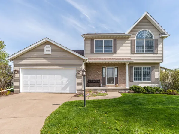 702 Meadows Ct, Davenport, IA 52806