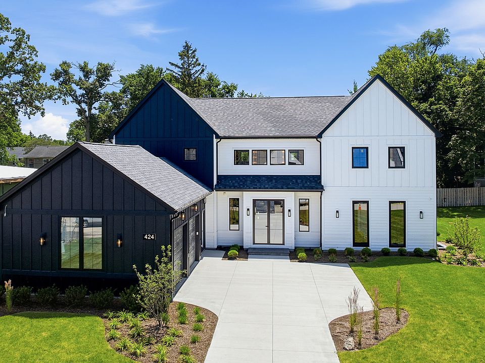 1st image of 424 Forest Edge Dr