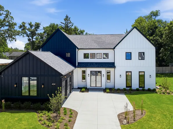 424 Forest Edge Dr, Glencoe, IL 60022